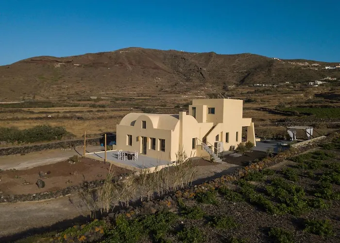 Onnos Estate By Thireon * Foinikia (Santorini)