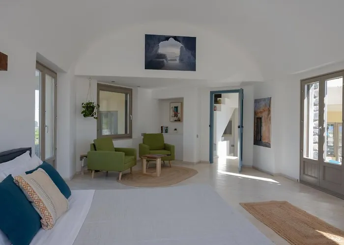 Onnos Estate By Thireon Foinikia (Santorini)