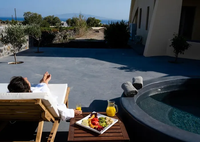 Onnos Estate By Thireon * Foinikia (Santorini)